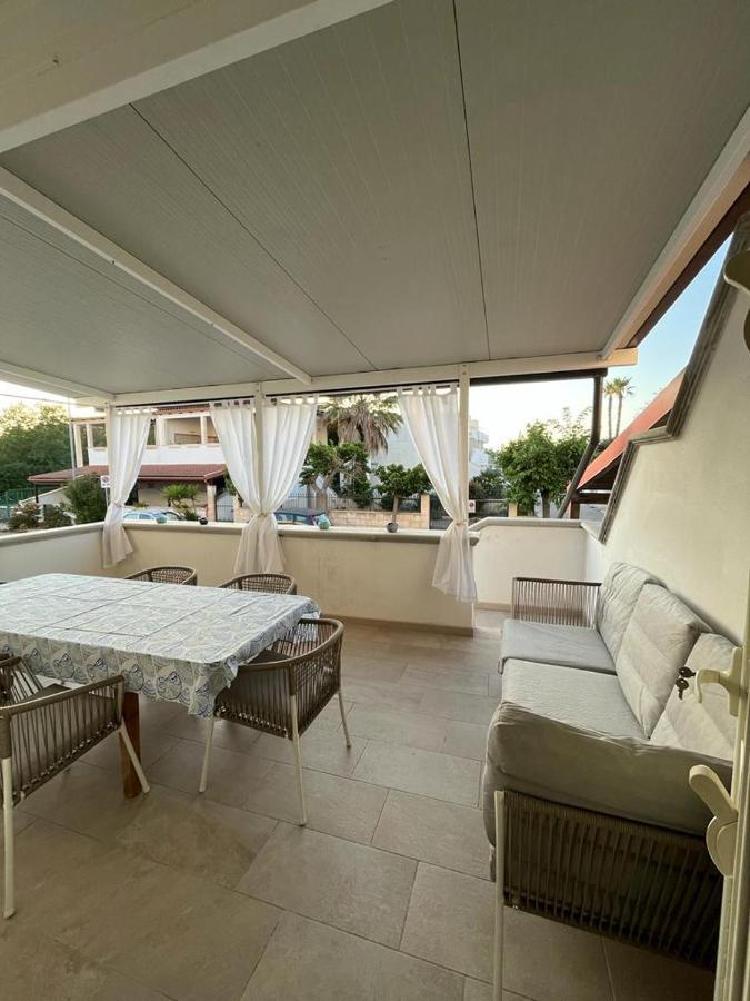 Villa Ticia A 100 Metri Dalla Spiaggia Con Parcheggio Privato Lido Marini Exterior photo